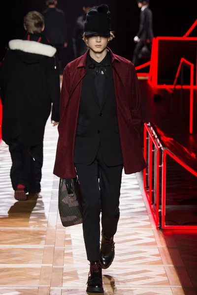 Look 14